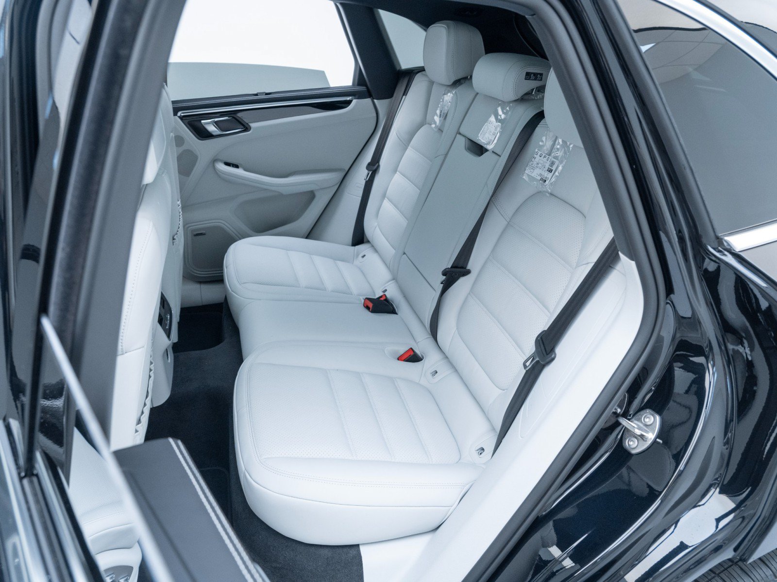 New 2026 Porsche Macan S AWD/4WD image 32