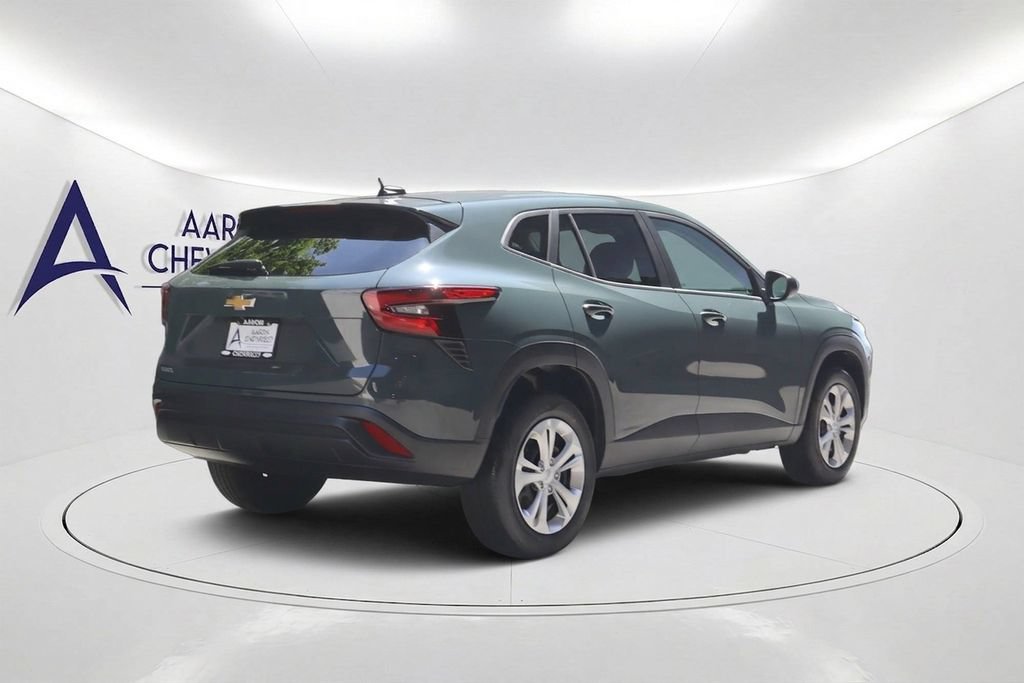 New 2026 Chevrolet Trax LS FWD image 4