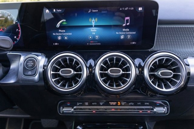 Used 2021 Mercedes-Benz GLB 250 image 26