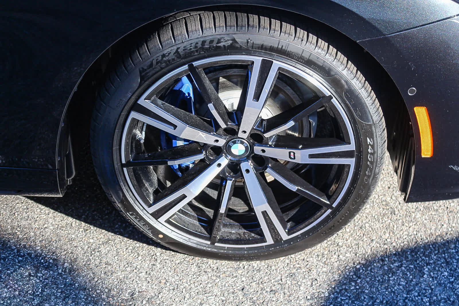Used 2026 BMW 530i w/ M Sport Package RWD image 9
