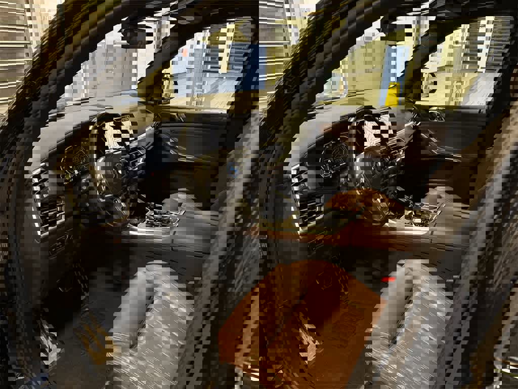 Used 2022 BMW X5 xDrive45e w/ M Sport Package image 32