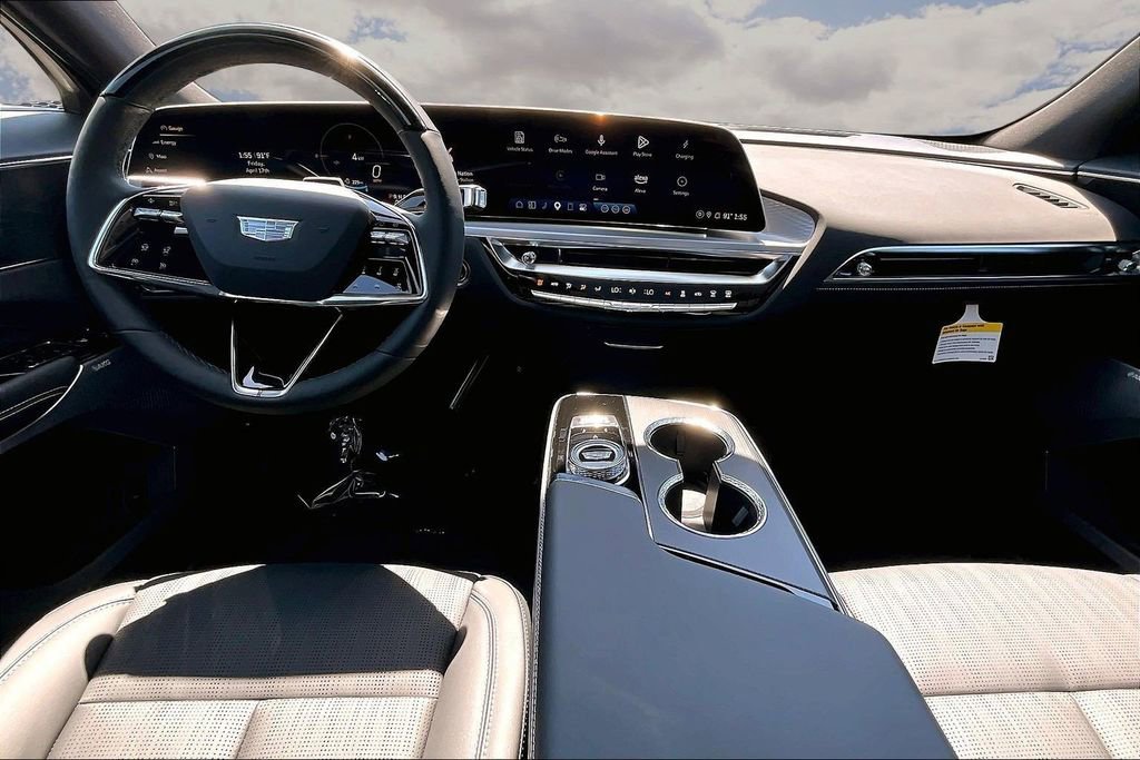 Used 2025 Cadillac Lyriq Sport image 7