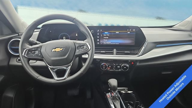 Used 2025 Chevrolet Trax LT w/ LT Convenience Package image 10