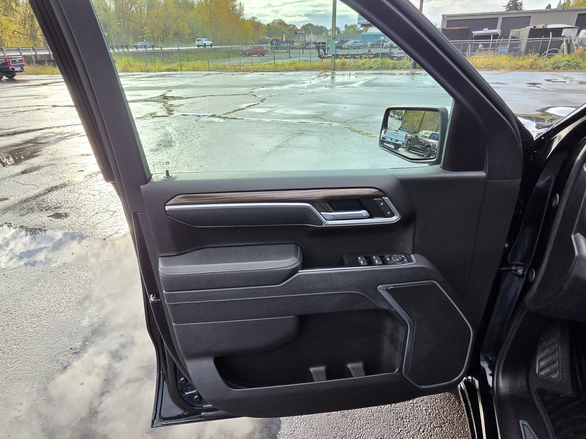 Used 2026 Chevrolet Silverado 1500 LT AWD/4WD image 14