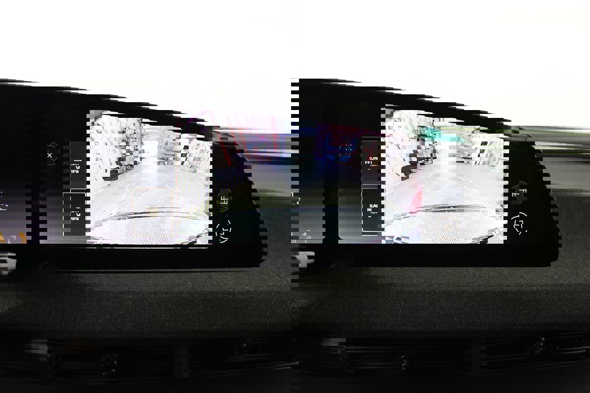 Used 2024 Lucid Air Pure image 14