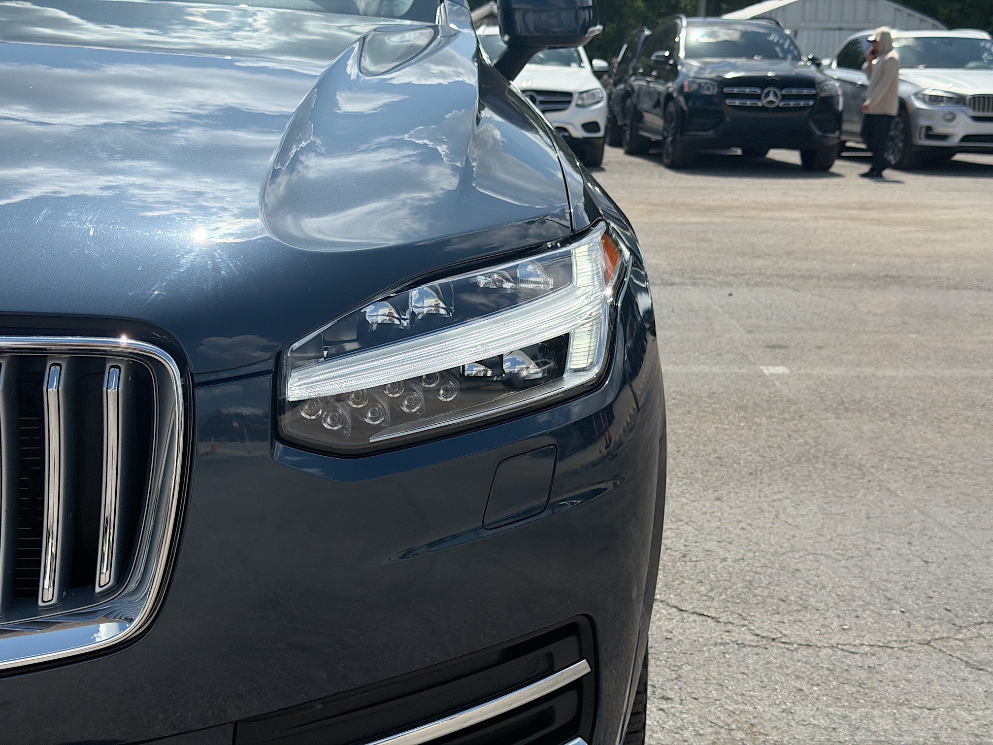 Used 2025 Volvo XC90 B5 Plus w/ Protection Package Premier AWD/4WD image 9