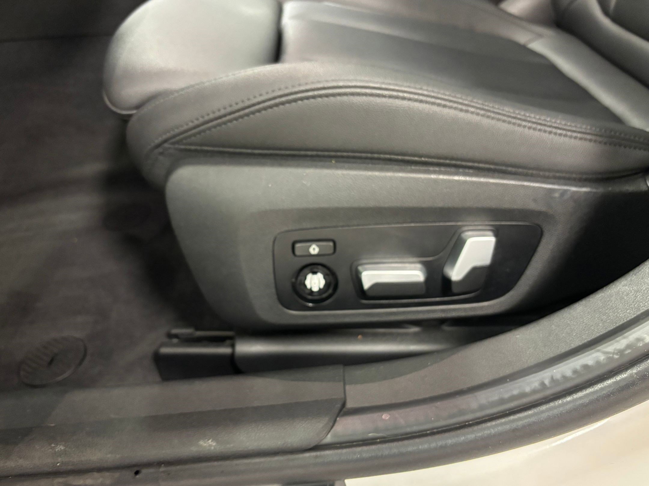 Used 2021 BMW M340i xDrive image 13