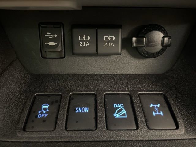 Used 2019 Toyota Highlander XLE image 24