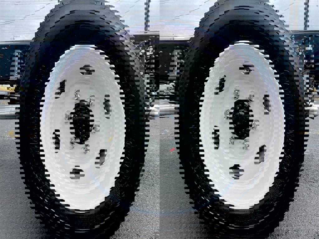 New 2025 Chevrolet Low Cab Forward image 17