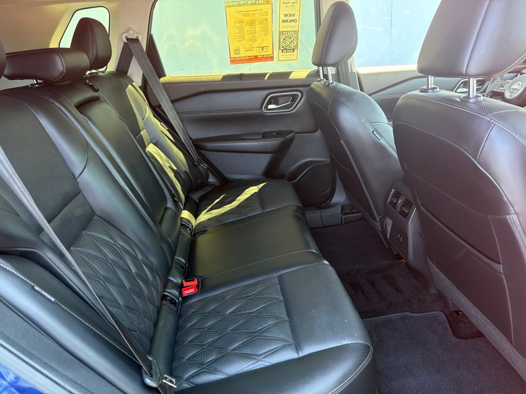 Used 2023 Nissan Rogue Platinum AWD/4WD image 7
