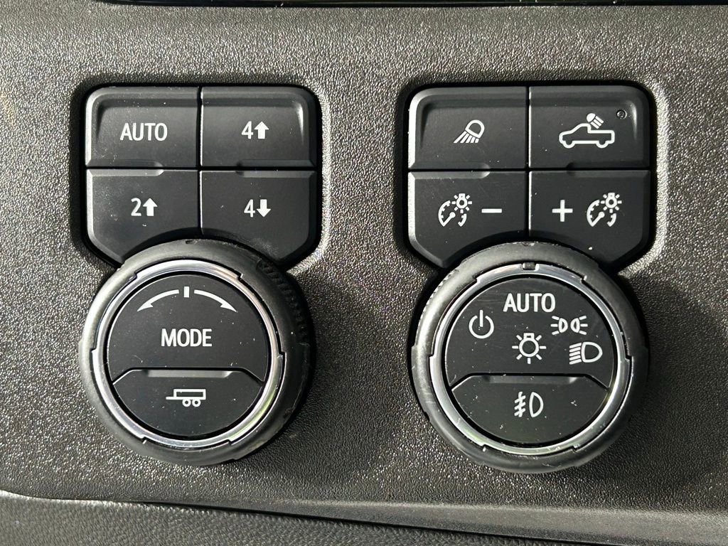 Used 2024 Chevrolet Silverado 2500 LTZ w/ LTZ Convenience Package AWD/4WD image 32