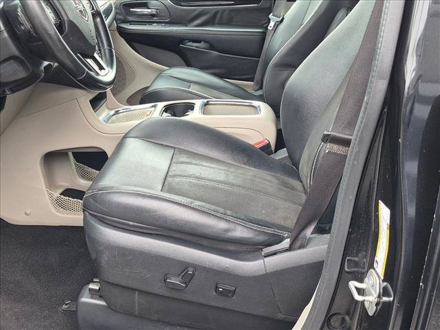 Used 2019 Dodge Grand Caravan SXT FWD image 15