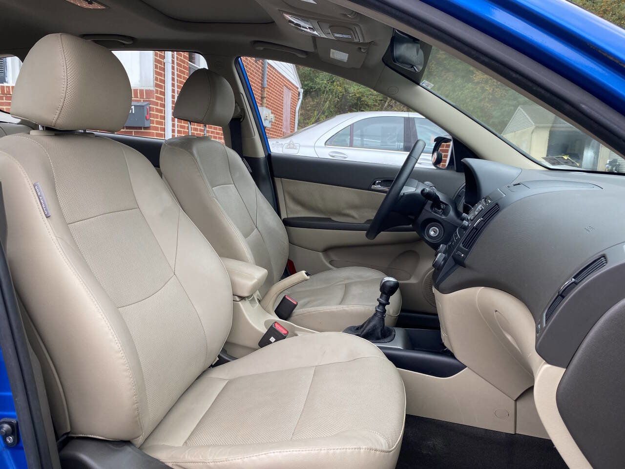 Used 2011 Hyundai Elantra image 18