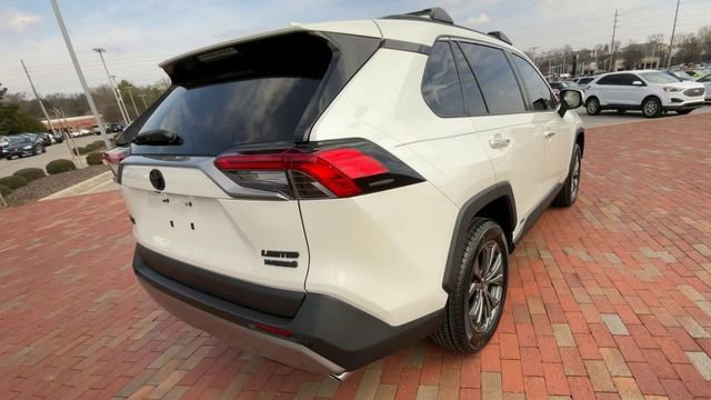 Used 2022 Toyota RAV4 Limited AWD/4WD image 9