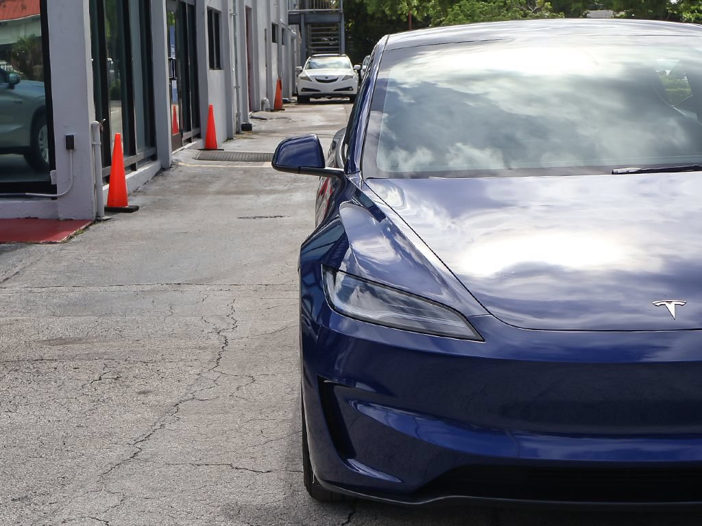 Used 2024 Tesla Model 3 Performance AWD/4WD image 16