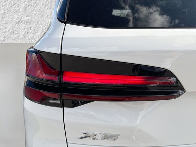 Used 2025 BMW X5 xDrive40i w/ Climate Comfort Package image 10