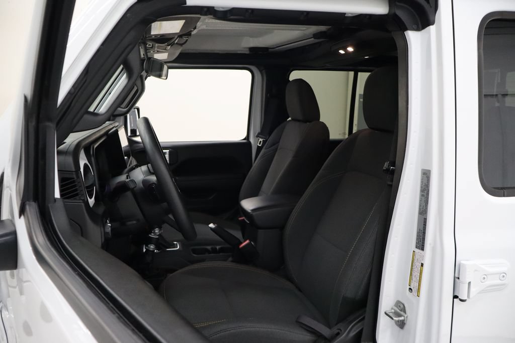 Used 2024 Jeep Gladiator Sport AWD/4WD image 9