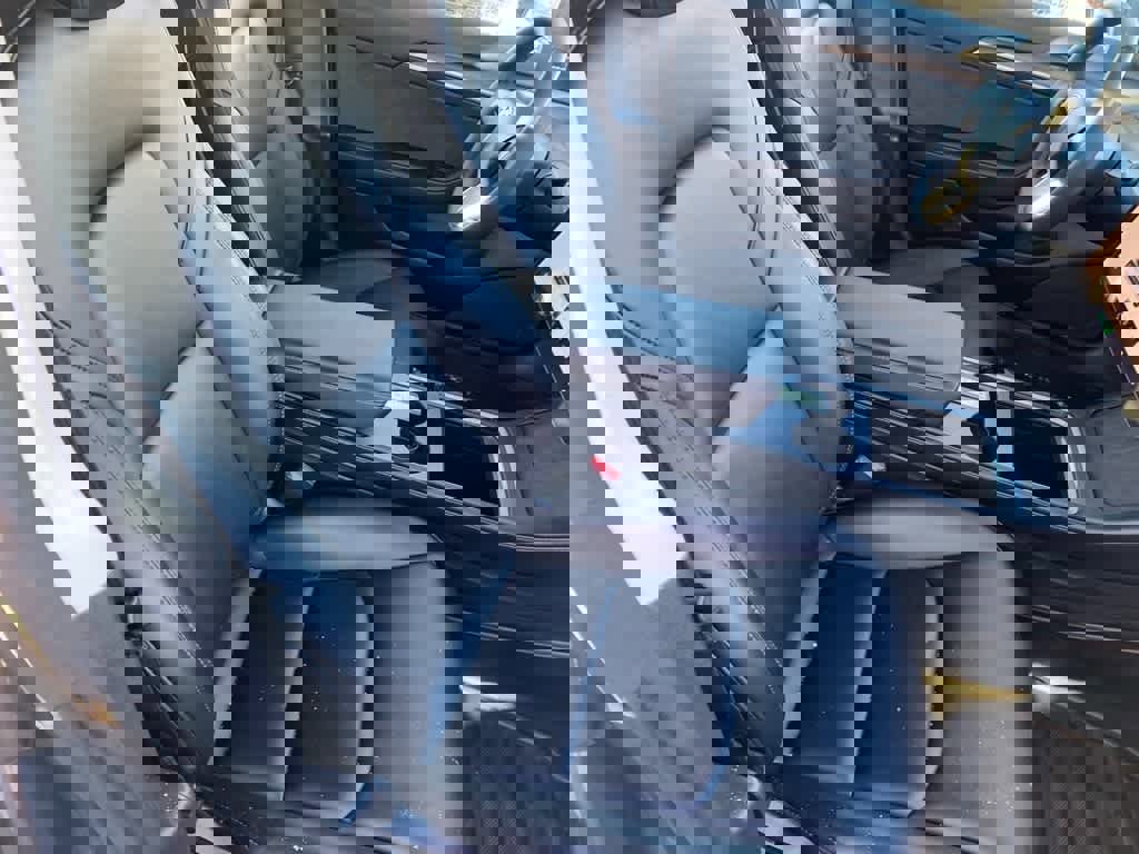 Used 2023 Tesla Model 3 Standard Range image 11