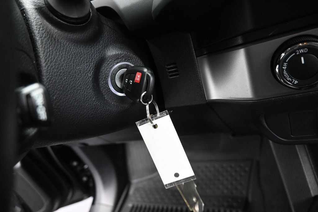 Used 2022 Toyota Tacoma SR AWD/4WD image 19
