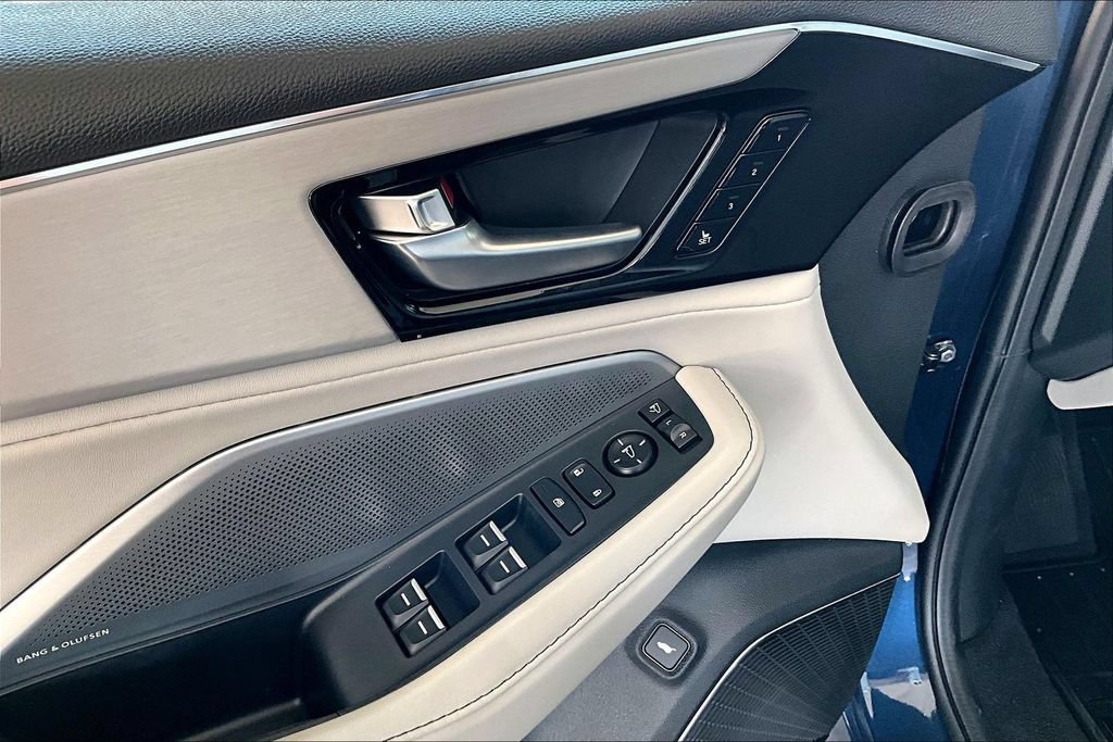 New 2026 Acura MDX w/ Technology Package FWD image 17