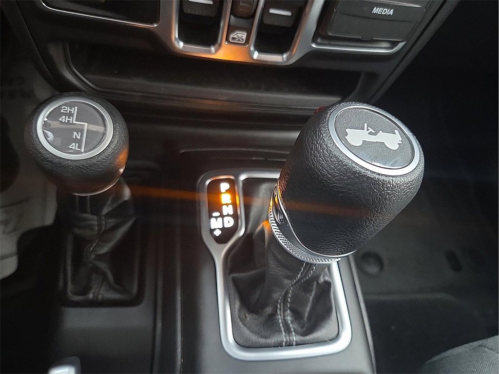 Used 2025 Jeep Wrangler Sport image 15