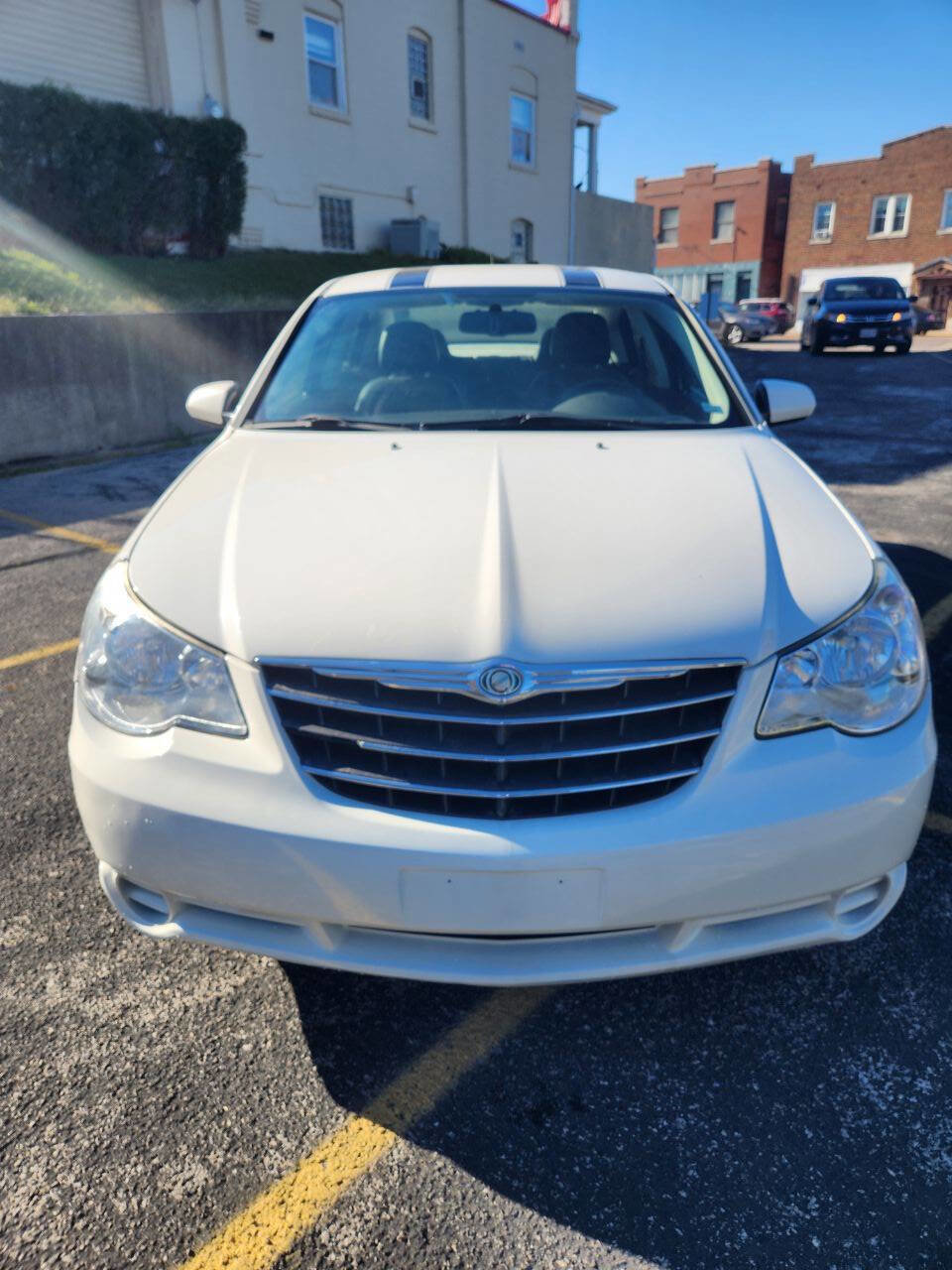 Used 2010 Chrysler Sebring Limited FWD image 6