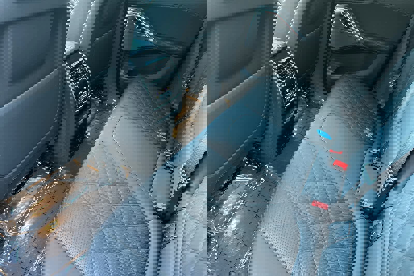 Certified 2023 BMW X6 xDrive40i w/ M Sport Package image 4