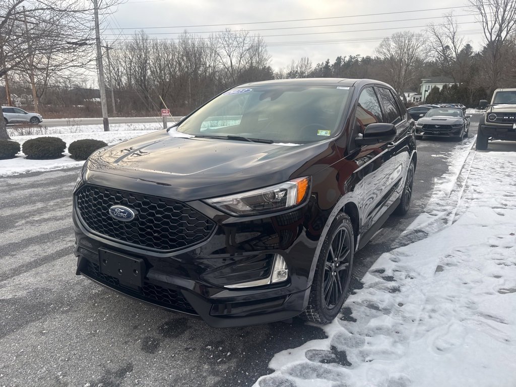 Used 2023 Ford Edge ST-Line w/ Class II Trailer Tow Package image 3