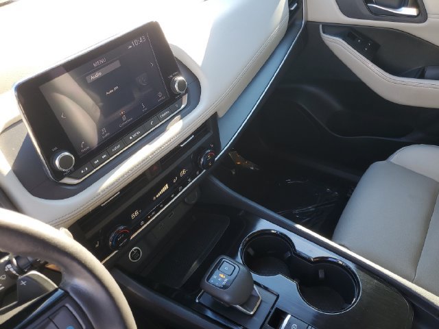 Certified 2023 Nissan Rogue SV w/ SV Premium B Package FWD image 19