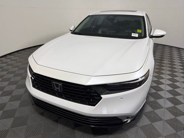 Used 2023 Honda Accord Touring video 2
