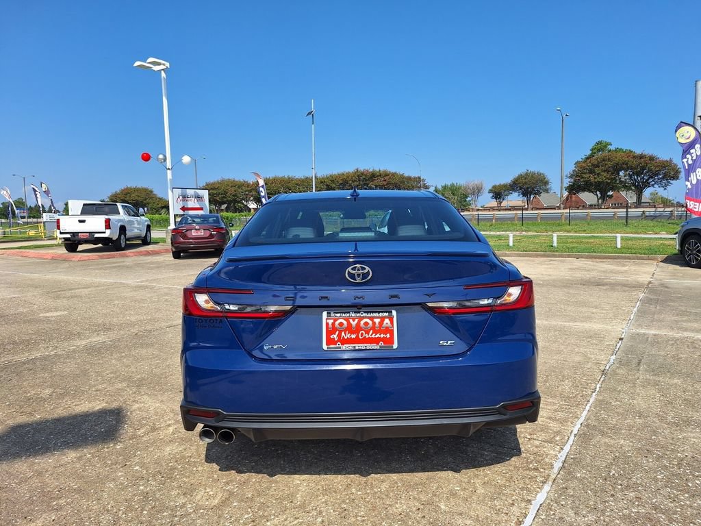 Used 2025 Toyota Camry SE FWD image 6