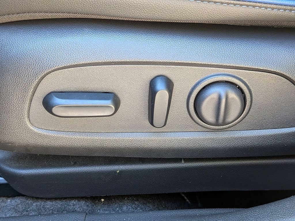 Used 2024 Buick Envista Sport Touring w/ Convenience I Package FWD image 16