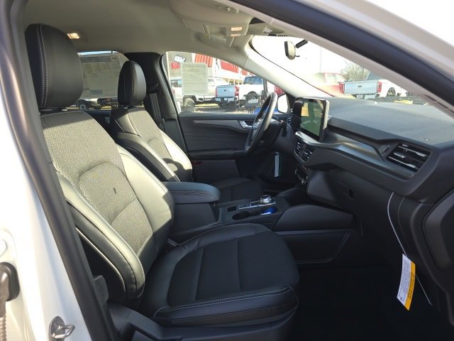New 2026 Ford Escape SE w/ Class II Trailer Tow Package image 18