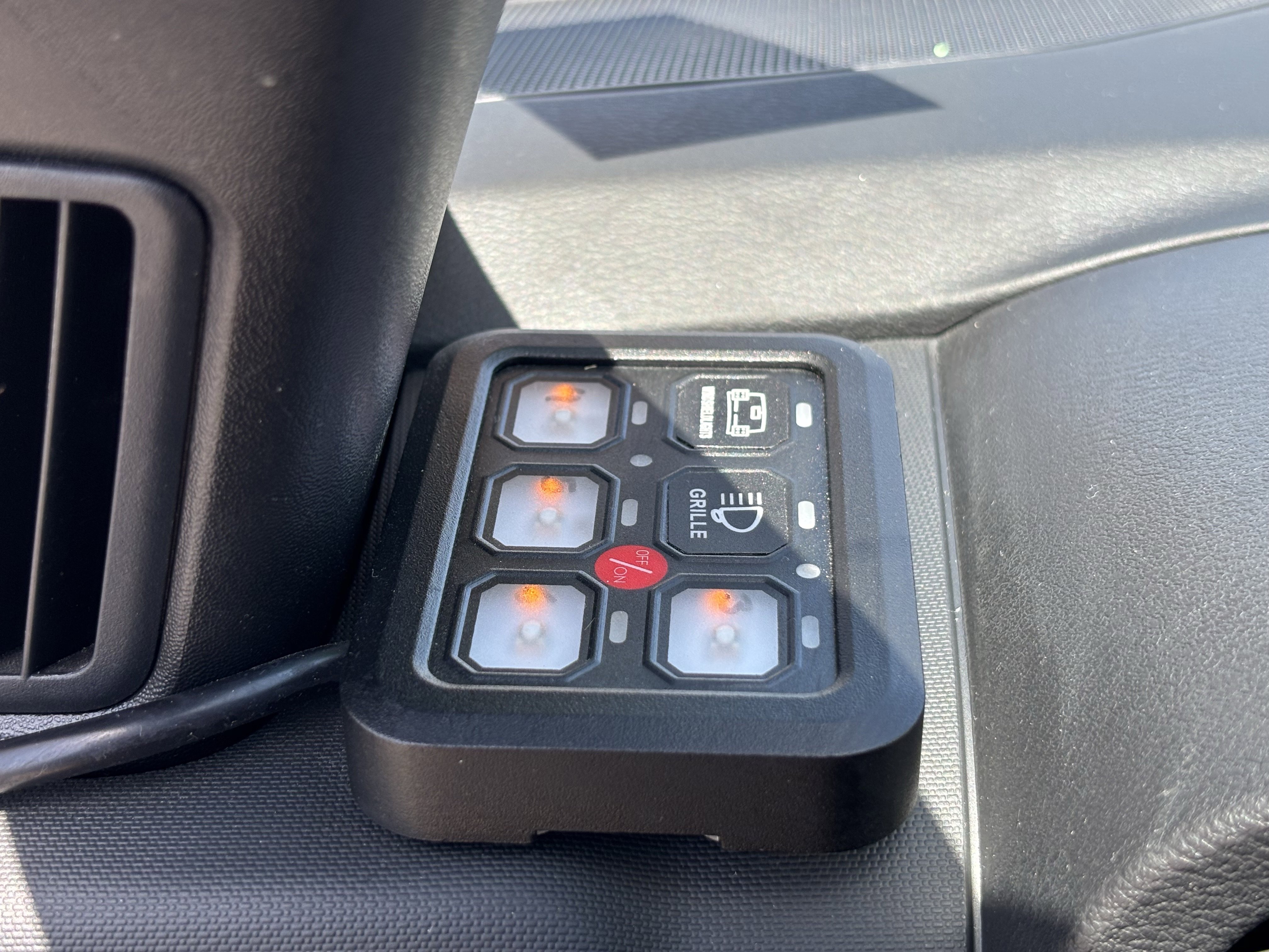 Used 2024 Nissan Frontier PRO-4X w/ Technology Package AWD/4WD image 33
