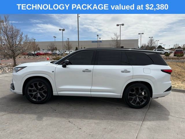 Used 2025 Lexus TX 500h AWD w/ Technology Package image 5