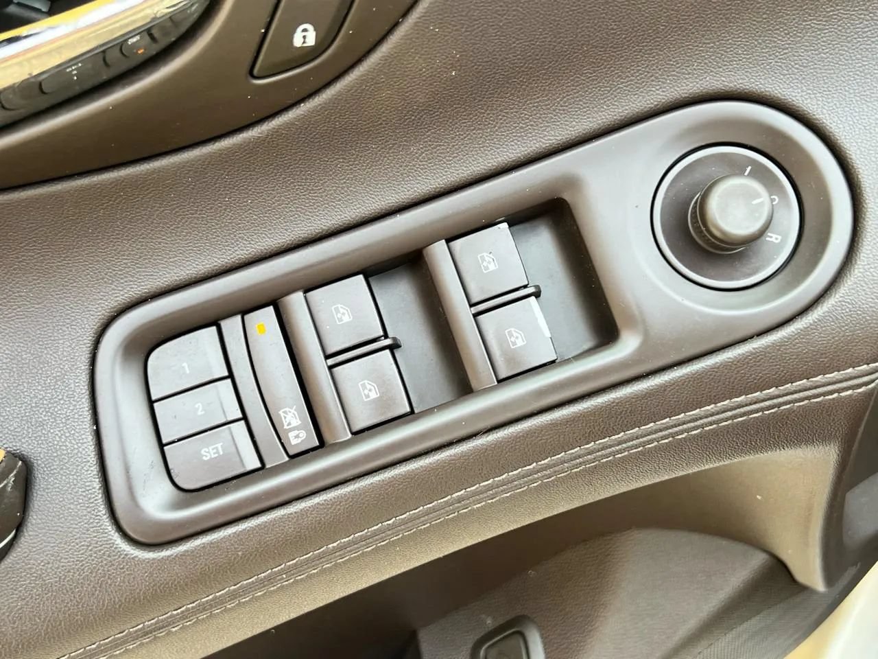 Used 2014 Buick LaCrosse Leather w/ Driver Confidence Package FWD image 21