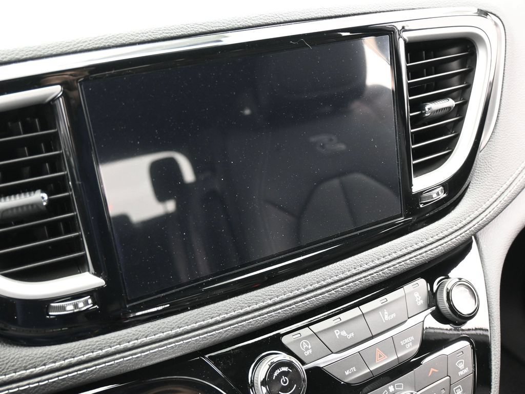 New 2026 Chrysler Pacifica Select w/ S Appearance Package FWD image 22