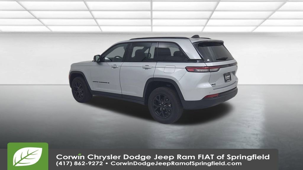 Used 2024 Jeep Grand Cherokee Altitude image 9