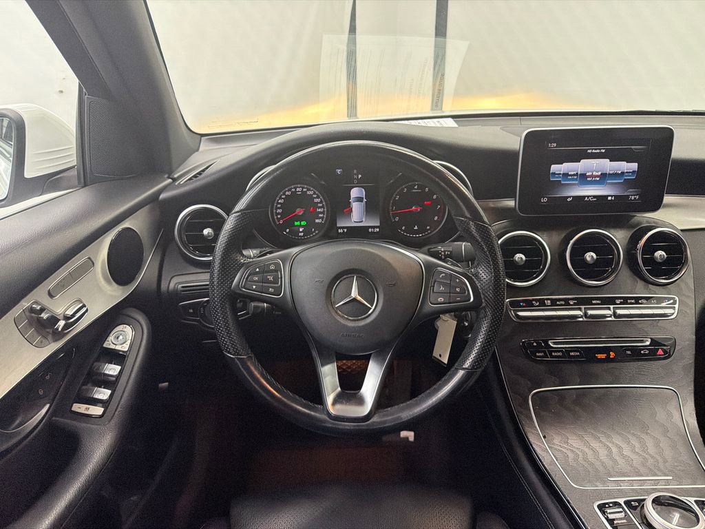 Used 2019 Mercedes-Benz GLC 300 w/ Premium Package image 24