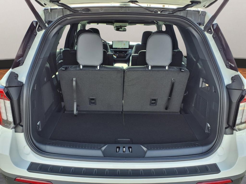 New 2026 Ford Explorer ST-Line w/ ST-Line Street Pack image 24