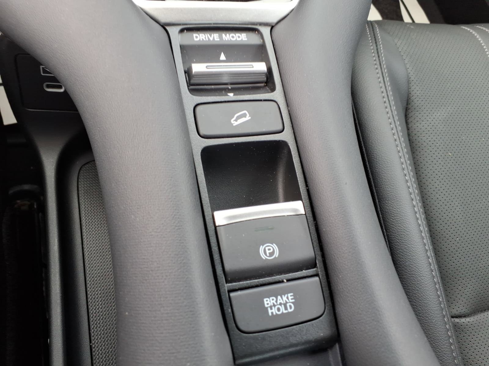 Certified 2024 Honda HR-V EX-L image 26