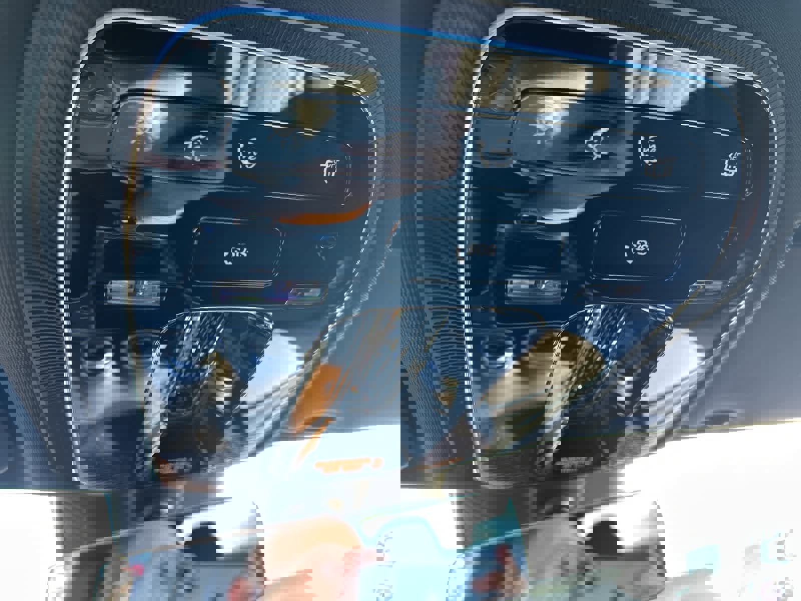 Used 2025 Mercedes-Benz CLE 300 4MATIC Coupe image 40