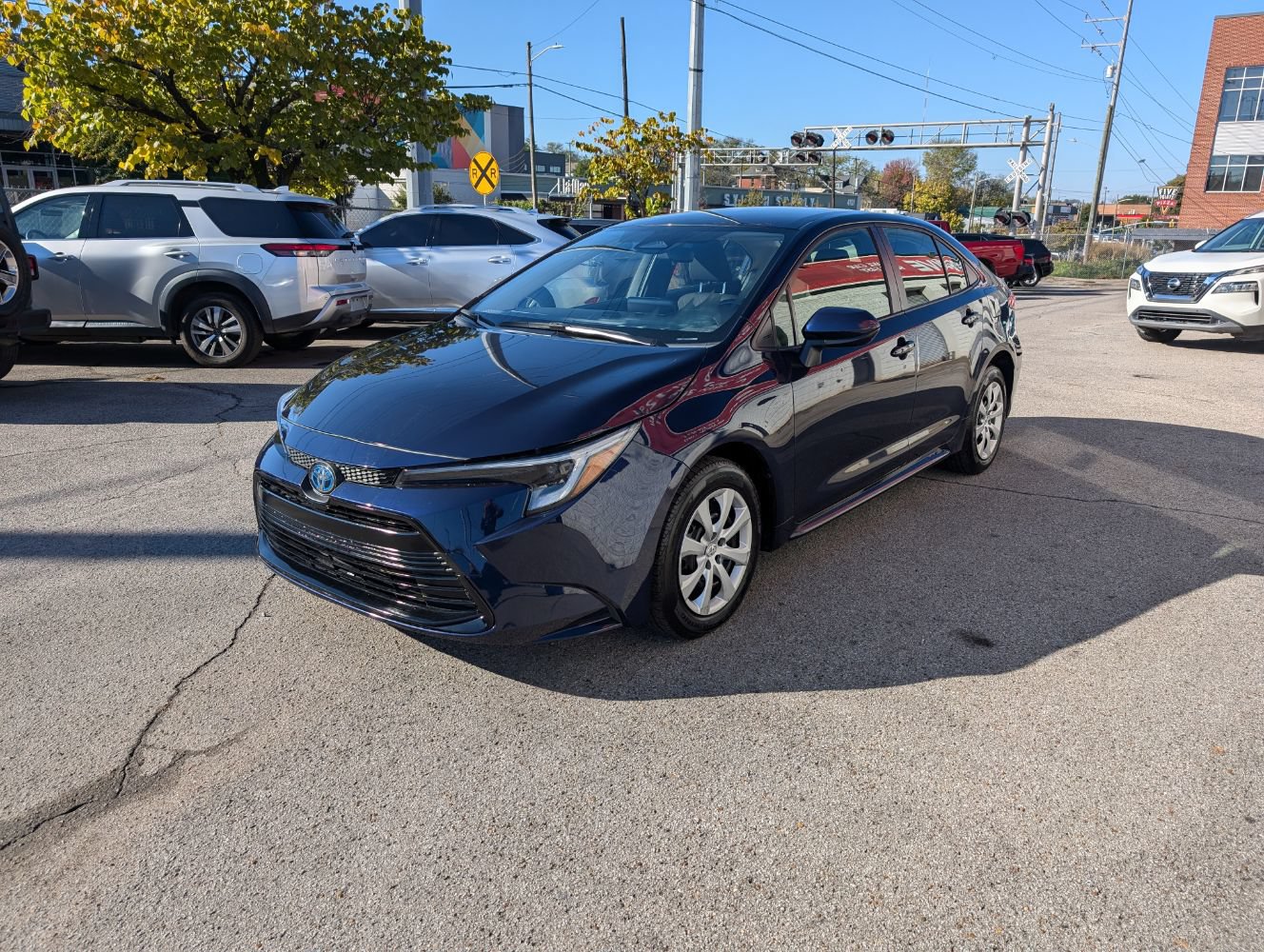 Used 2023 Toyota Corolla LE FWD image 1