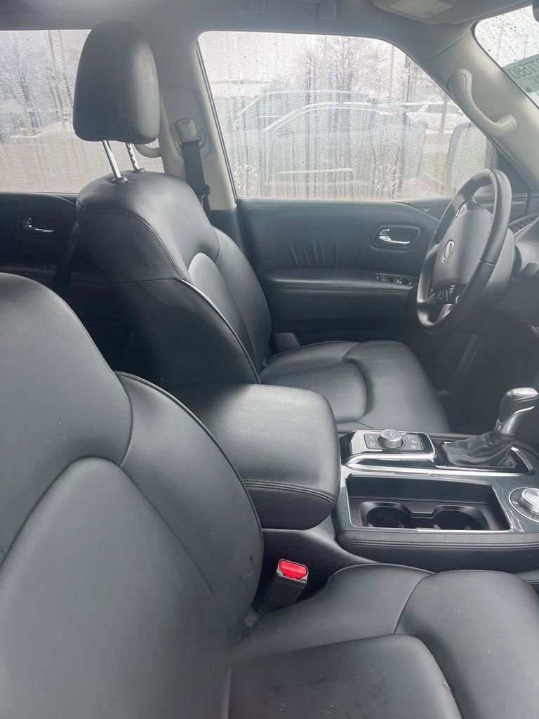 Used 2024 Nissan Armada SV image 4