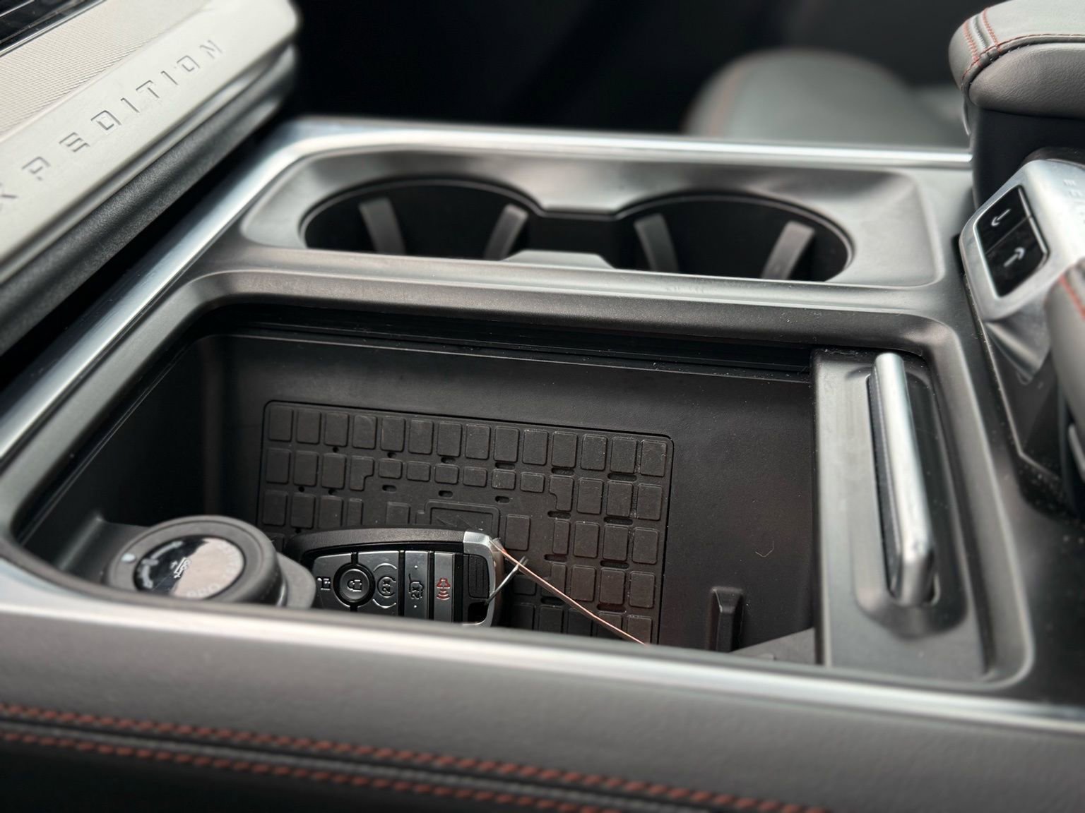 Used 2025 Ford Expedition Active image 25