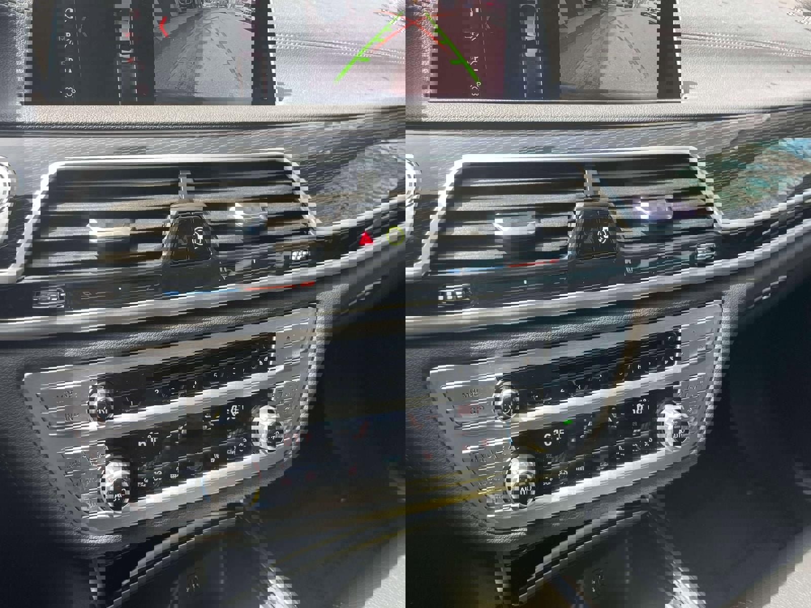 Used 2019 BMW 740i xDrive w/ M Sport Package image 31