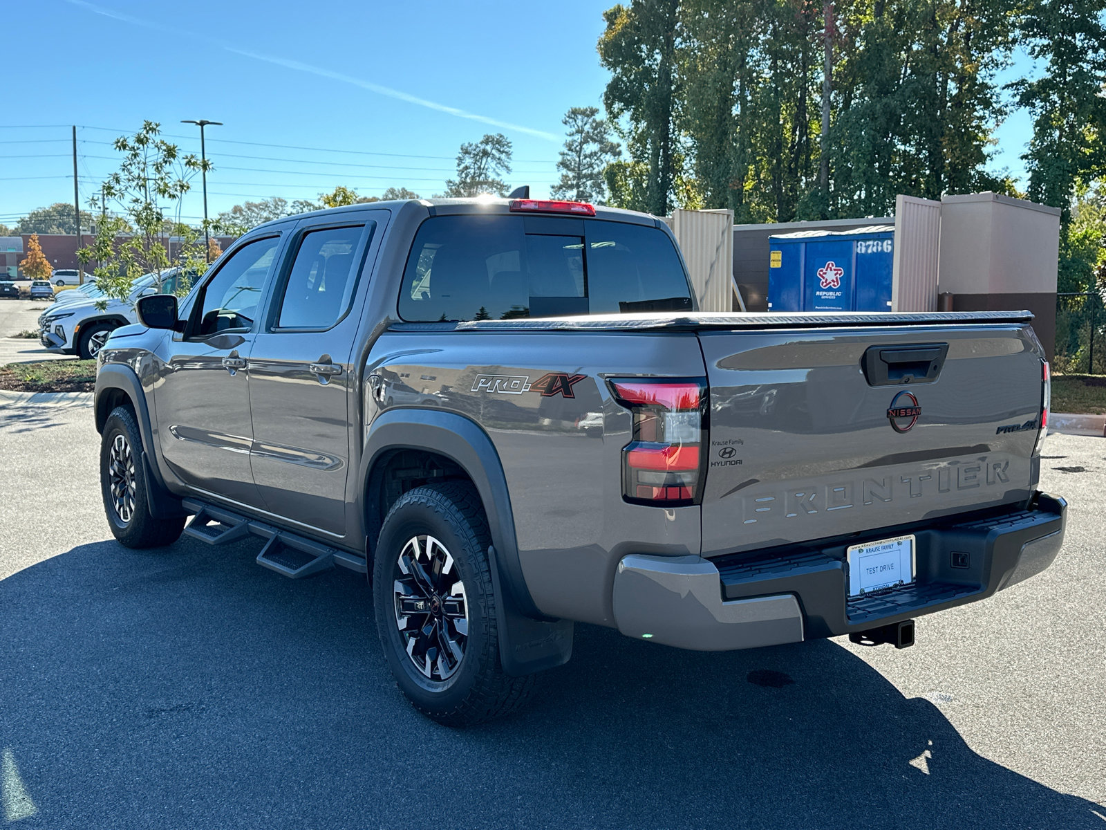 Used 2023 Nissan Frontier PRO-4X w/ Tow Package AWD/4WD image 6