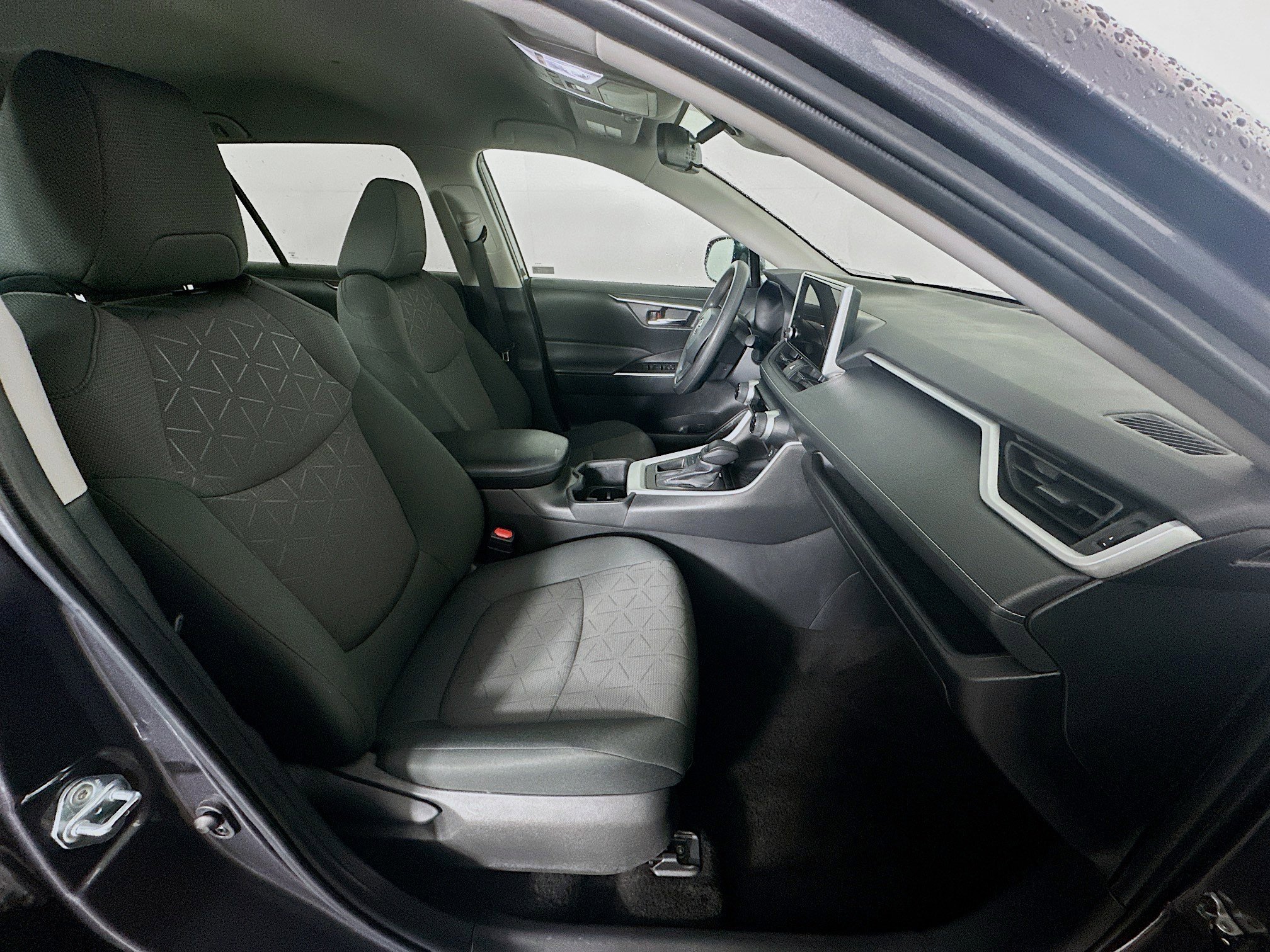 Used 2024 Toyota RAV4 XLE image 32