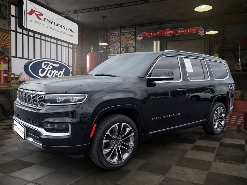 Used 2022 Jeep Grand Wagoneer Series III w/ Rear Seat Video Group 1 video 1