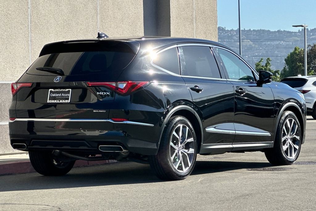 Certified 2023 Acura MDX SH-AWD w/ Technology Package image 5